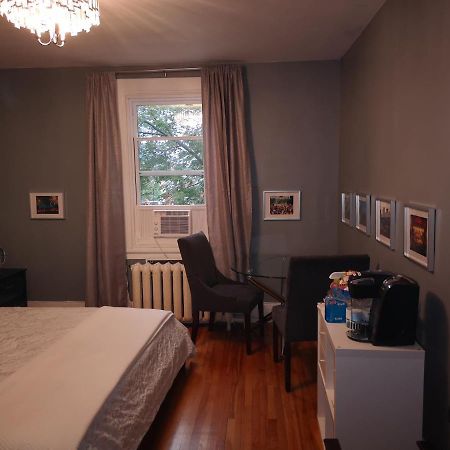 Room With King Bed In Shared 3 Bedroom Downtown Montréal Esterno foto